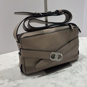 Tory Burch Gemini Link Camera Bag Taupe Silver Leather Crossbody Purse